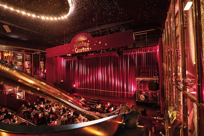 Berlin Varieté: "JOSEPHINE -The Queen of Entertainment" - Intermission and the in-between moments that keep the night moving