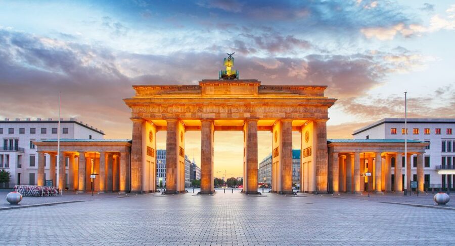 Berlin: Walking Tour of the Top 10 Sightseeing Attractions - Key highlights worth your attention