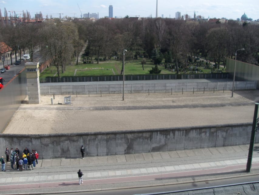 Berlin Wall History Small Group Cycling Tour - Invaliden Graveyard, Invalidenstraße crossing, and the turn toward Berlin’s institutions