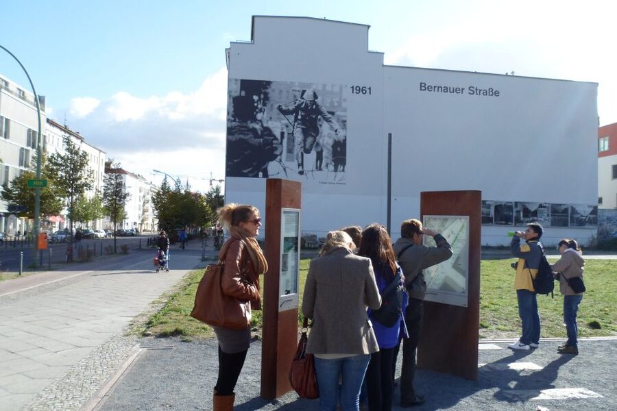 Berlin Wall: Small Group Guided Tour - Key things that make this Berlin Wall tour worth your time