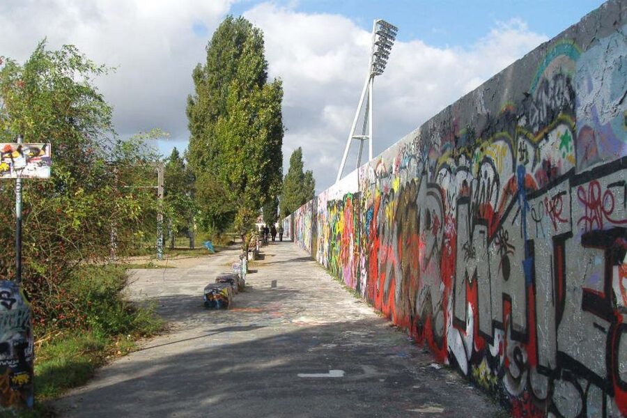 Berlin Wall: Small Group Guided Tour - Ulbrichtkurve: why a bend in the line becomes a big deal
