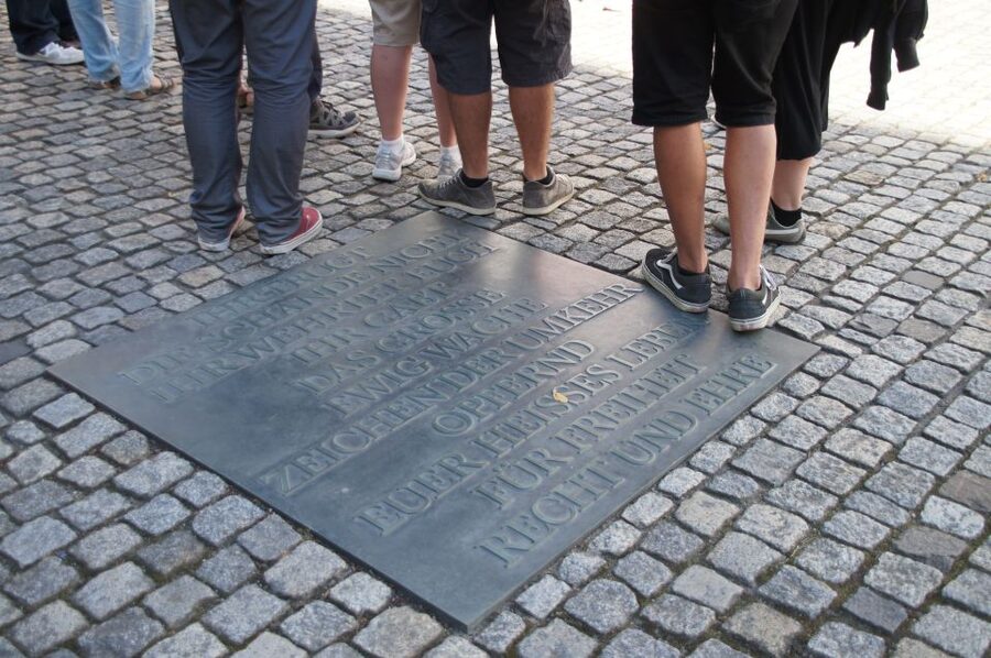 Berlín y el Nacionalsocialismo. Group Tour in Spanish - Why Berlin’s Nazi Sites Still Feel Personal