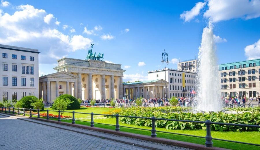 Bike Tour of Berlin Top Attractions with Private Guide - Eco-friendly riding, safe flow, and the reality of pauses