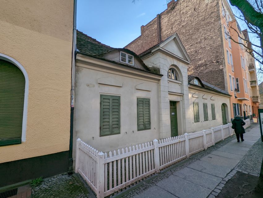 Charlottenburg: 2-Hour City Walking Tour - Luisenkirche and the 18th-century planning you can spot