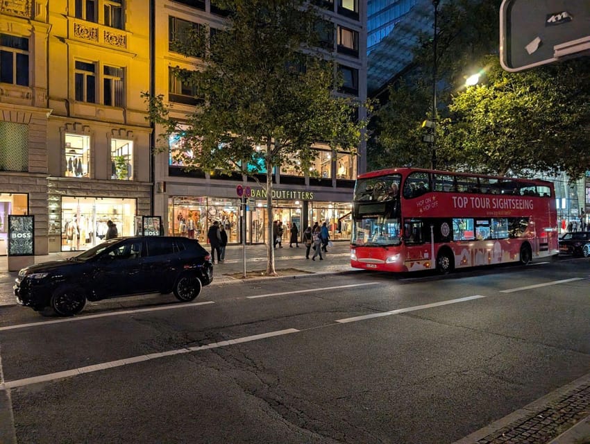Christmas market lights tour bus through Berlin, free mulled wine (2.5 hours) - Charlottenburg Palace market stop, your 45 minutes to linger
