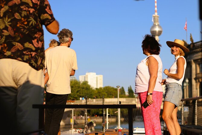 City lounge trip with the lounge ship through Berlin - What you’ll actually see along the Spree
