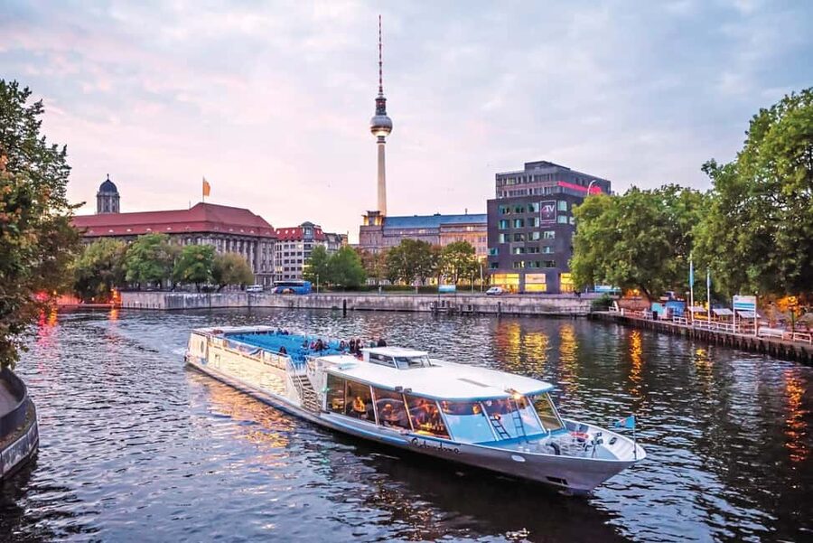 CitySightseeing Berlin HOHO Bus- All Lines (A+B) & Boat Tour - How the 24 or 48-hour HOHO pass works in Berlin