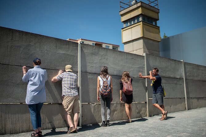 Cold War, Berlin Wall, Spies and the East Side Gallery - Cold War Berlin in 3 Hours: the mix that makes it click
