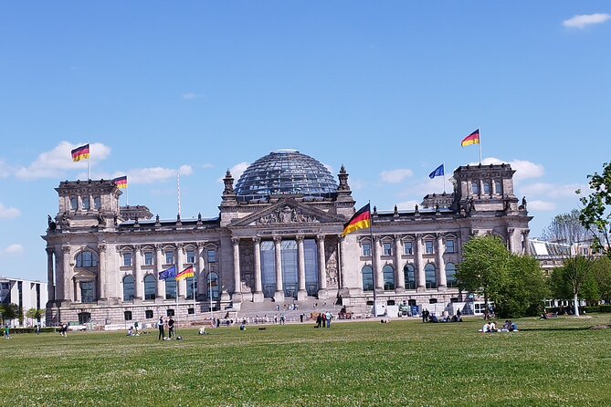 Daily First Rickshaw promotion in Combi Vehicle public Group 90€ - Museum Island: UNESCO Grounds and a Fast Taste of the Classics