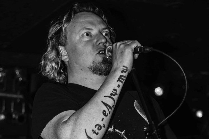 English Comedy Show with Pizza and Shots in Central Berlin - English Standup With a Rotating Lineup (And No Language Barrier)