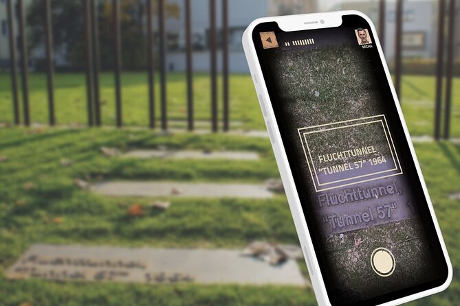 Escaping and spying on the Berlin Wall Scavenger hunt - Finding the right places to stop and take photos