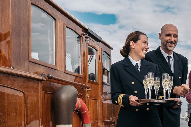 Evening aperitif tour aboard the motor yacht Fitzgerald - Federal Chancellery Pass-By, Where Chancellor Olaf Scholz Works