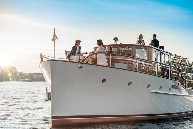 Evening aperitif tour aboard the motor yacht Fitzgerald - Getting to the Boat at FLAGSHIP.BERLIN (Berliner Dom Area)