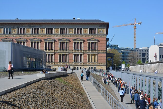 Explore Berlin History and Highlights Sightseeing Walking Tour - Unter Den Linden and Museum Island: From Wartime Memory to a City That Moves On