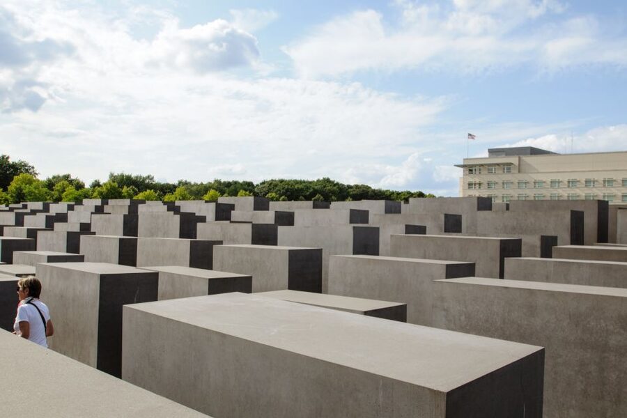 Explore Berlin: Walking Tour of All The Iconic Sites - Gendarmenmarkt, A Beautiful Break in the Middle of the Story