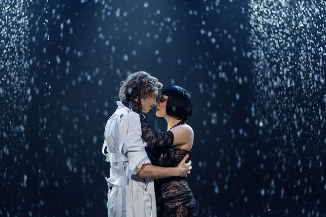 FALLING | IN LOVE Grand Show at Friedrichstadt-Palast Berlin - Cast power: ballet company, singers, and serious athleticism
