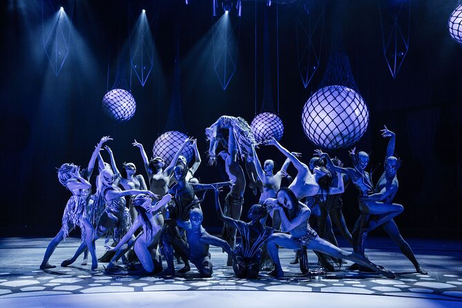 FALLING | IN LOVE Grand Show at Friedrichstadt-Palast Berlin - Berlin night logistics that actually help you