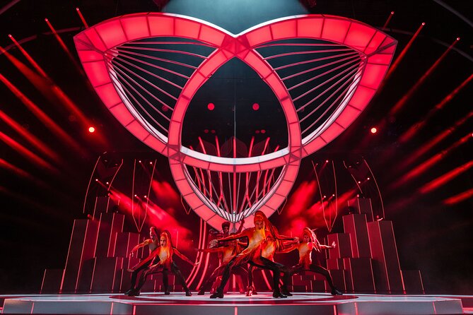 FALLING | IN LOVE Grand Show at Friedrichstadt-Palast Berlin - Price and value: is $52.02 worth it?