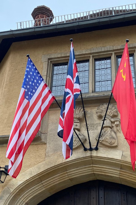 From Berlin: Kings, Crimes, & Spies Potsdam Day Trip by Van - Leistikow Street in Potsdam: the meeting place idea lands better with the walk