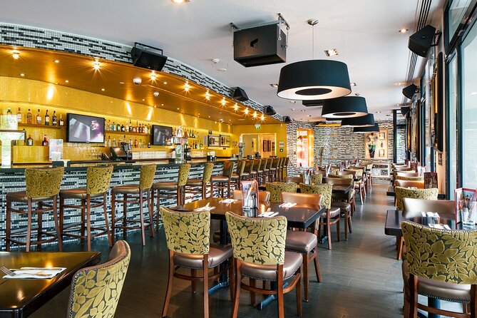 Hard Rock Cafe Berlin With Set Lunch or Dinner - What You’ll See Inside: Memorabilia, Music Energy, and the Rock-Song Feel