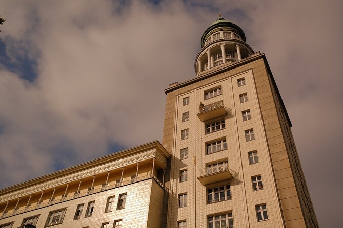 Karl-Marx-Allee Tour: Life and Architecture in East Berlin - Getting there and how the 2-hour route works