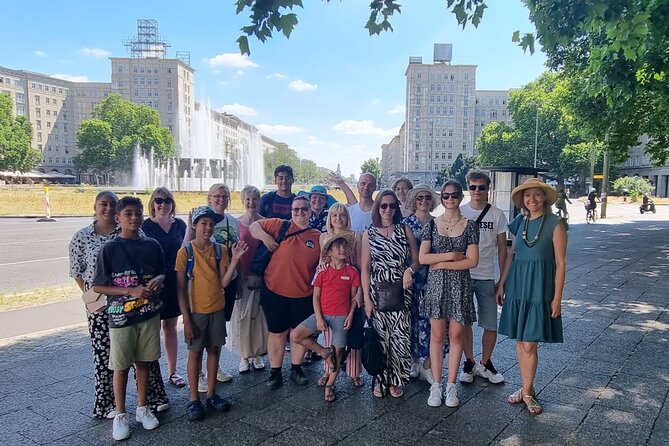 Karl-Marx-Allee Tour: Life and Architecture in East Berlin - Guides, storytelling style, and why the tour rating stays so high