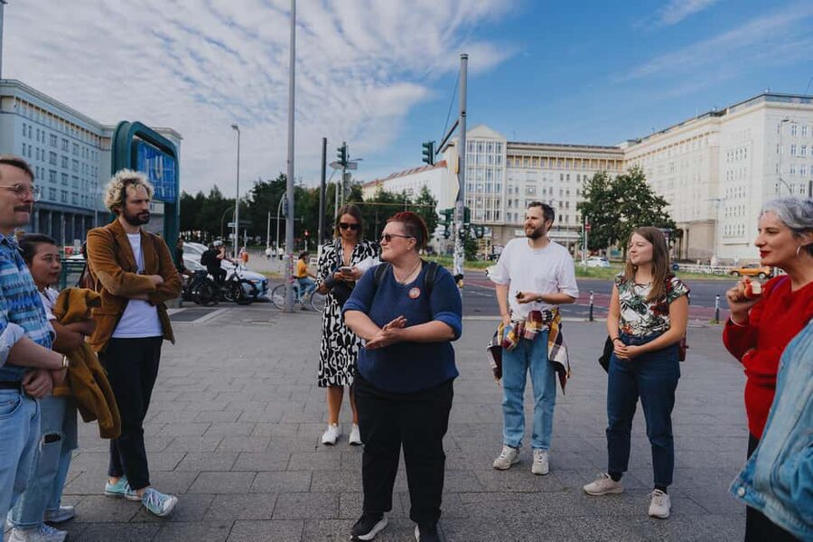 Karl-Marx-Allee Walking Tour: Berlin’s Socialist History - Starting at U Frankfurter Tor: The Route Gets You Oriented Fast