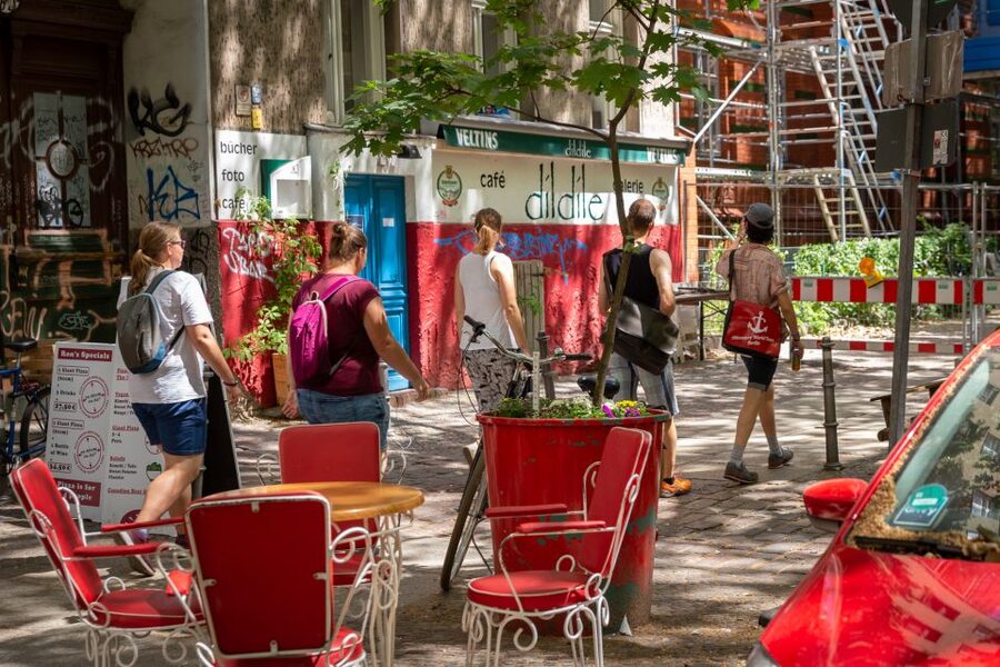 Kreuzberg: Culinary Food Tour - Stories that make Kreuzberg feel specific