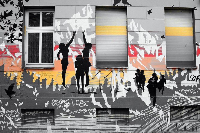 Kreuzberg Walking Tour: Immigrants, Artists & Hipsters - The Riverside Development Debate: The Future Comes With Friction
