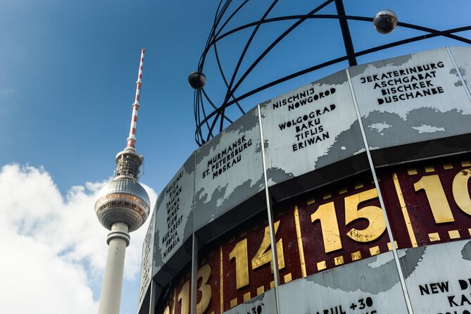 Love and War in Berlin: Self-Guided Story Puzzle Walk - The Rathaus: architecture as political stagecraft
