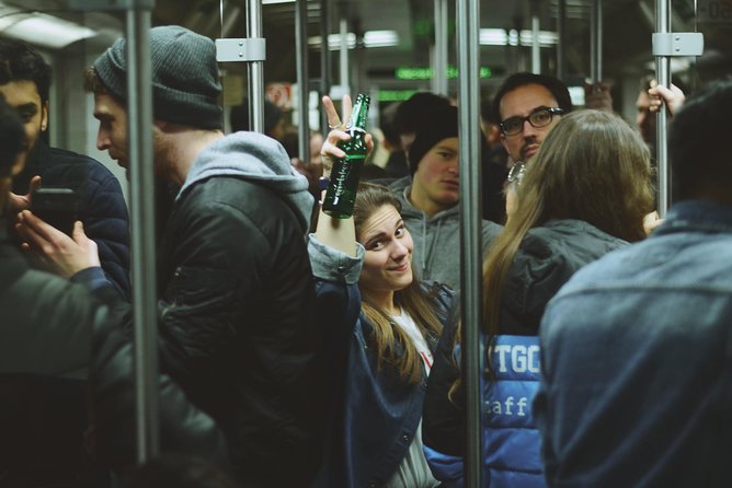 Original Pub Crawl Berlin - How to Judge the Value Like a Local