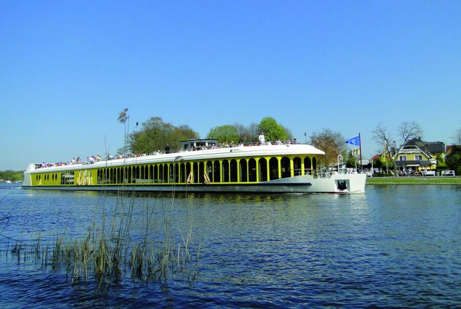 Potsdam by Boat: Island Cruise - Glienicke Park, Babelsberg, and the Glienicke Bridge payoff