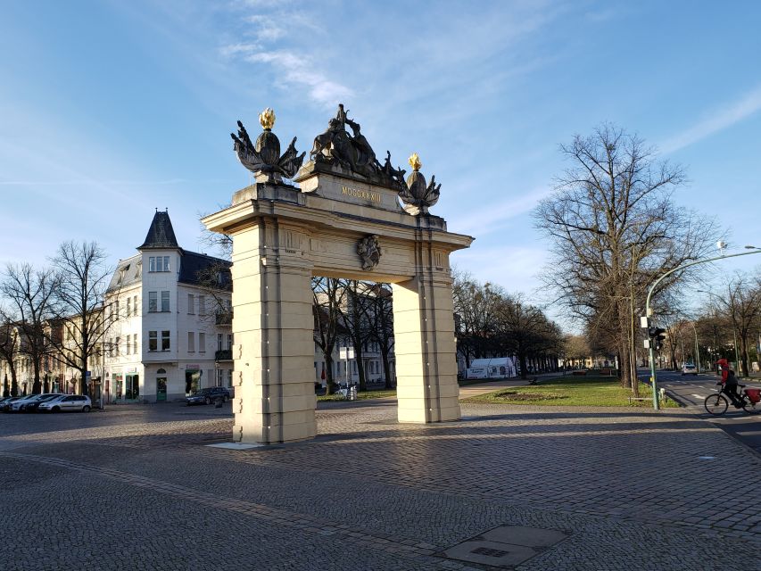Potsdam: Private Walking Tour of Potsdam and Sanssouci - Potsdam Hauptbahnhof to City Palace: easy orientation, big facade energy