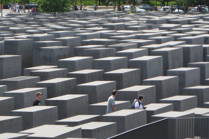 Private 3-Hour Walking Tour of Berlin - Stop 2: Brandenburg Gate and the speed of Berlin’s most famous views