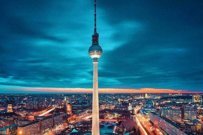 Private Berlin Half Day Tour with a Local: See the City Unscripted - Mitte and Kreuzberg: quirky streets, Turkish eateries, and public galleries