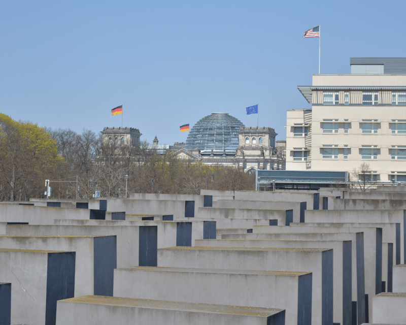 Private Berlin In a Day History Tour With Expert Guide - Lunch break plus the walking reality: what to plan for