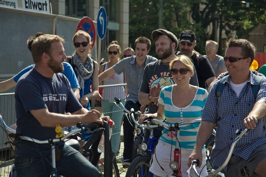 Private Berlin Street Food Bike Tour - How the guide turns street food into real context