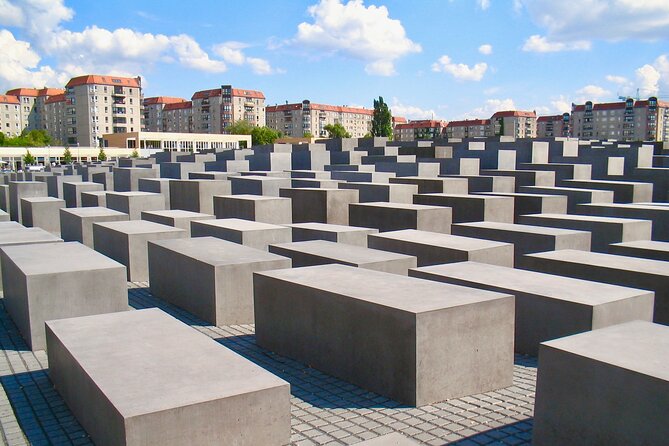 Private Berlin Walking Tour - Brandenburg Gate: where unification lessons start