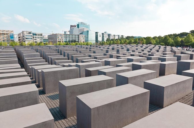 Private Berlin WWII and Cold War History Tour with Local Expert Guide - New Synagogue and Centrum Judaicum: architecture and memory side by side