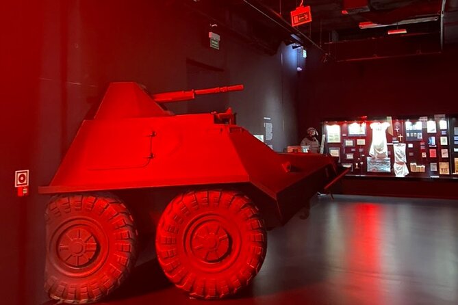 Private Day Tour to Germany and Poland - Traces of World War 2 - 8:00 a.m. pickup and the drive to Sachsenhausen: comfort that buys time