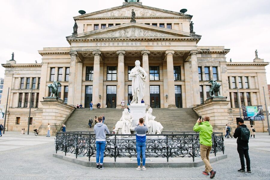 Private Highlights of Berlin Bike Tour - Why a private bike tour fits Berlin better than you think
