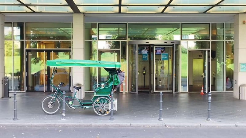 Private (Multi) Rickshaws with Pick-up Hotel - Why a private e-rickshaw loop in Mitte makes sense