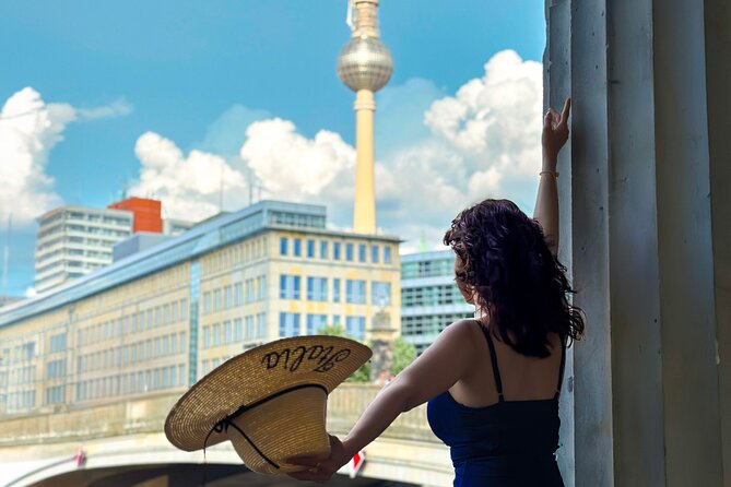 Private Personalized Photoshoot in Berlin - Stop 1: Friedrichsbrücke for Story-First Photos