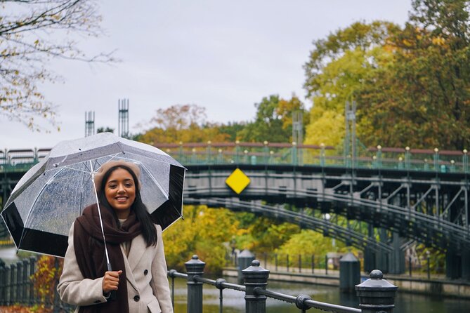 Private Photo Session in the Streets of Berlin - How Annika Rose helps you get good photos without overthinking
