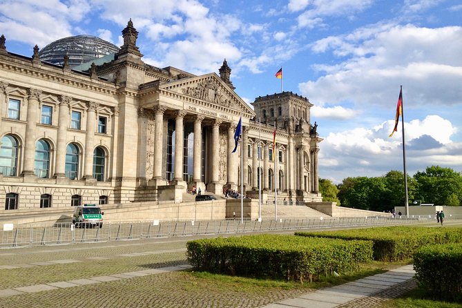 Private Taxi Tour City East & West History and Architecture 3-4h - KaDeWe, Shopping Streets, and When to Skip Crowds