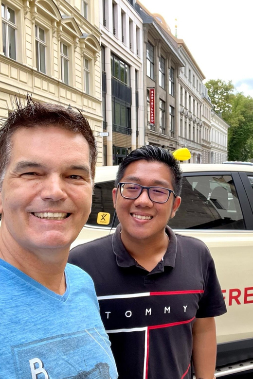 Private Taxi Tour through Berlin Extended & Relaxed ca 6-8h - Door-to-door taxi pickup and relaxed pacing in a luxury SUV