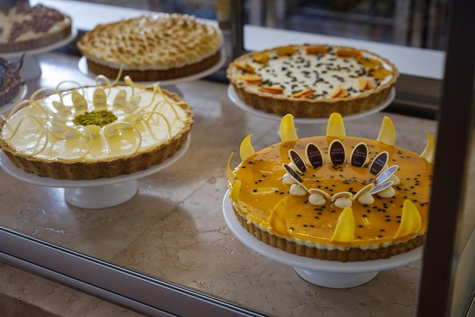 Private Tour: Daytime Food Tour Trends & Classics - The guide factor: stories, tips, and the name Tiago
