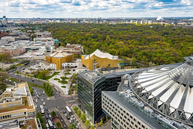 Private Tour of David Bowie's West-Berlin - Kaufhaus des Westens (KaDeWe): Bowie’s everyday shopping stop