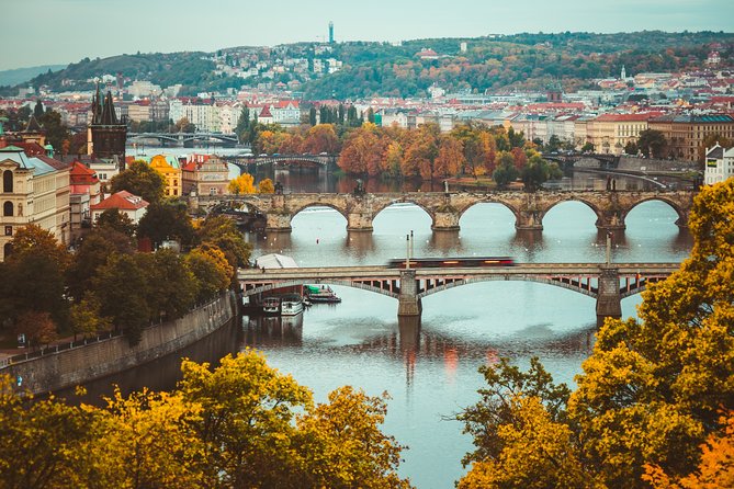 Private Transfer from Berlin to Prague with 2h of Sightseeing - Quick hit: what makes this transfer worth it