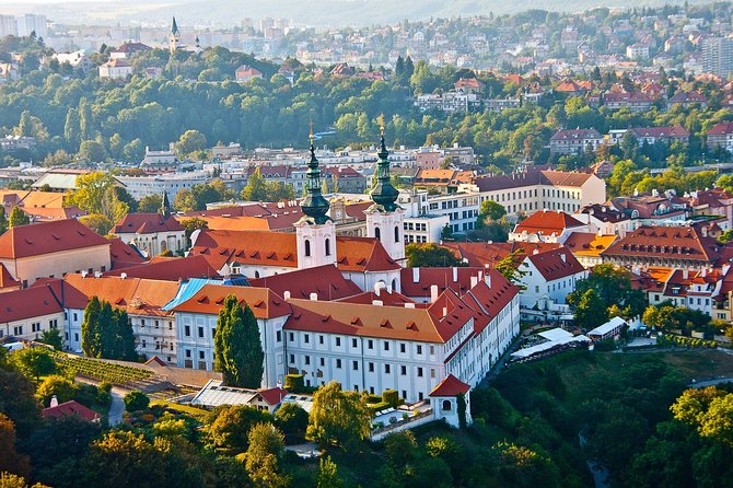 Private Transfer from Berlin to Prague with 2h of Sightseeing - Who this transfer fits best